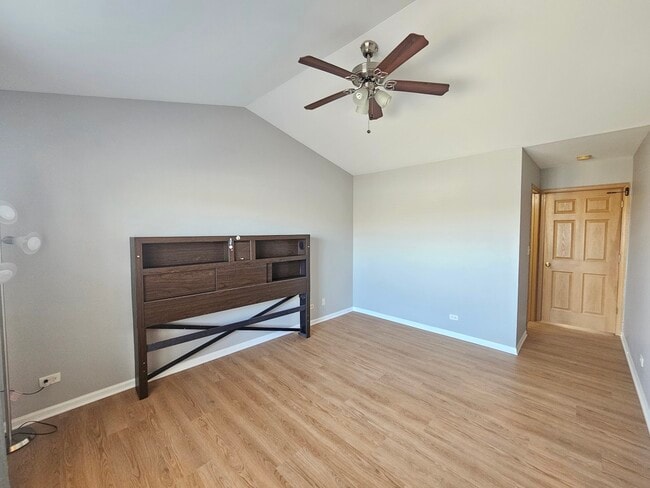 Building Photo - 852 Woodewind Dr