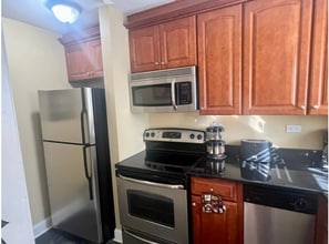 Building Photo - Historic High Rise Condo