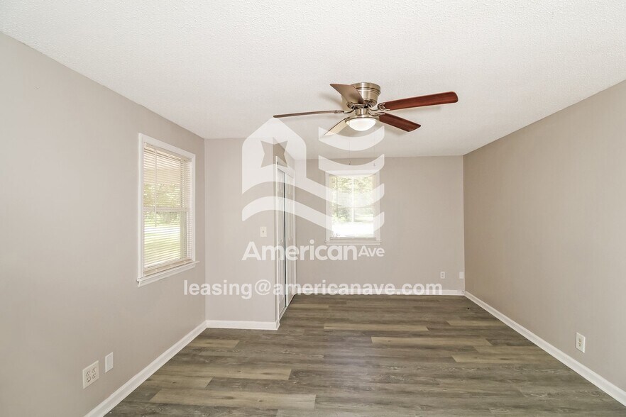 Building Photo - 883 Medfield Rd