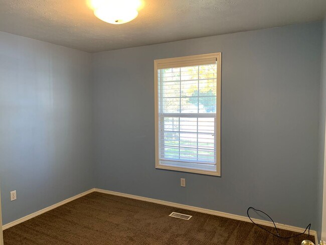 Building Photo - Charming 3 bed 2 bath home in a quiet Boise Neighborhood just off Glenwood and Hill Rd.