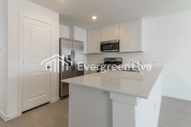 Building Photo - 2012 Belgian Dr