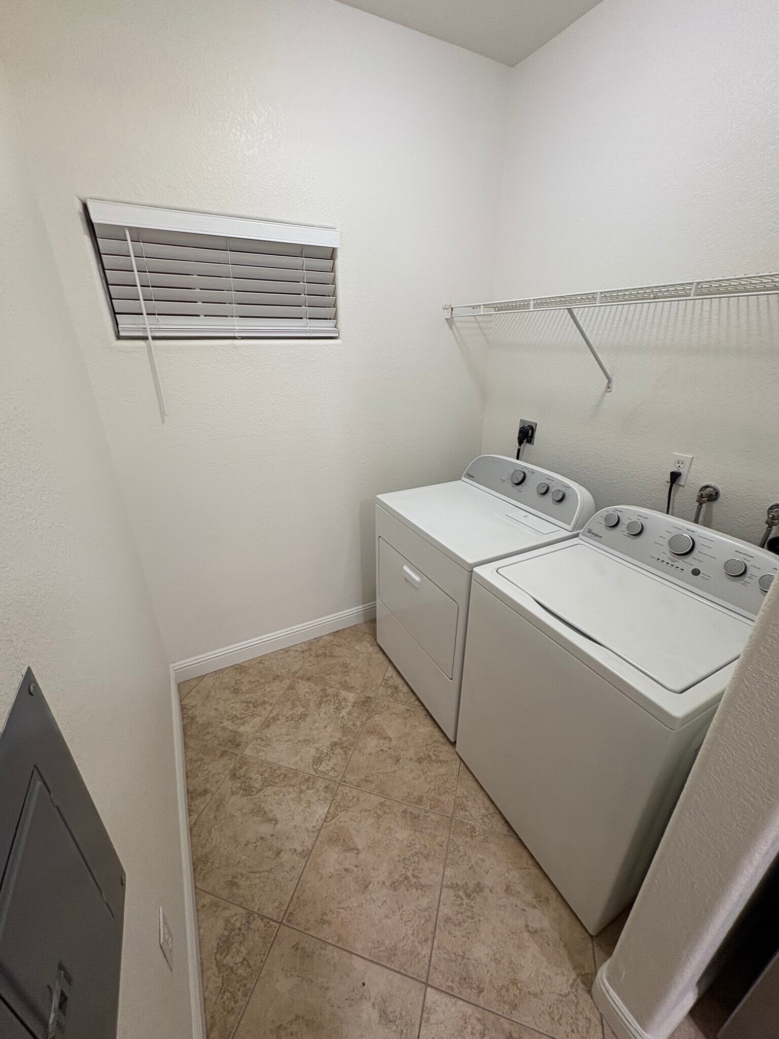 Building Photo - 24909 Madison Ave