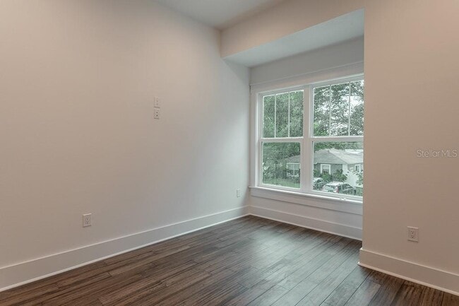 Building Photo - 1408 E Curtis St