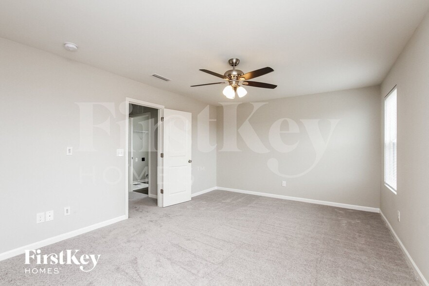 Building Photo - 167 Hidden Lakes Rd