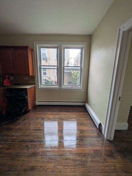Building Photo - 150 W 20th St