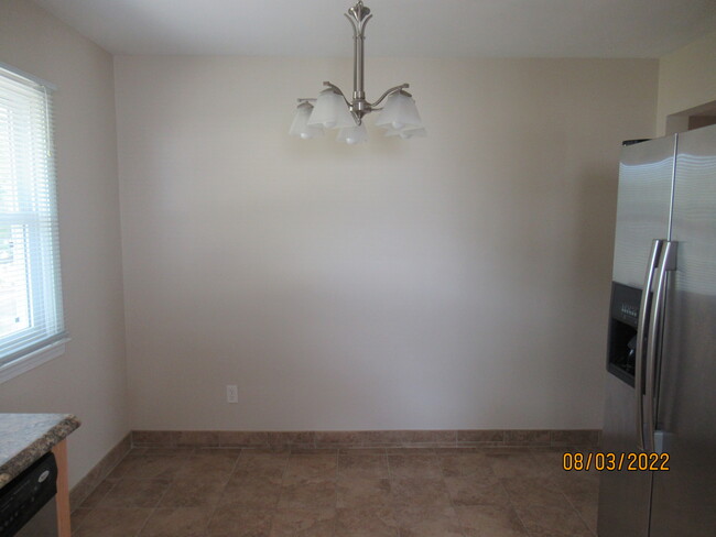 Dining area in Kitchen - 121 Bell Ave