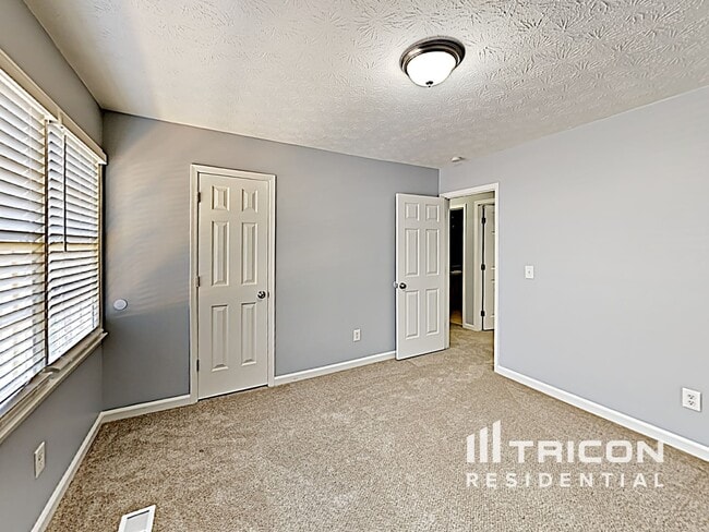 Building Photo - 1035 Peace Dr
