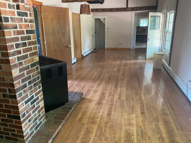 Building Photo - 1455 N Brookfield Rd