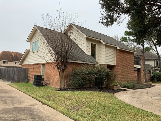 Building Photo - 614 Ellingham Dr