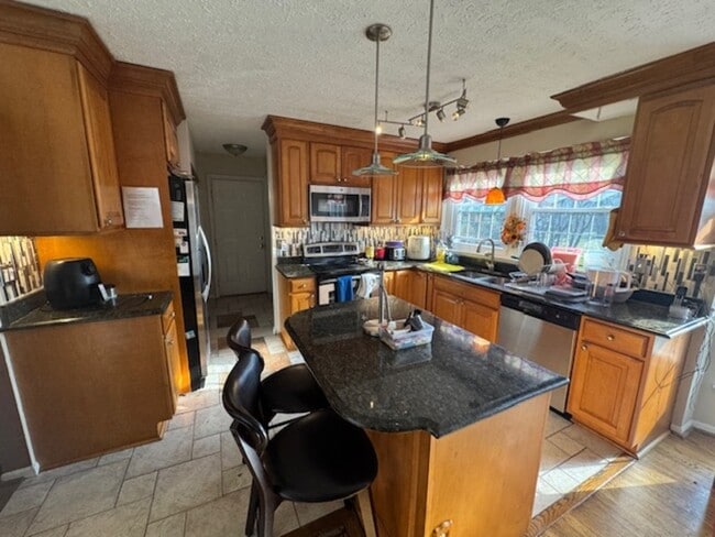 Building Photo - 8310 Chestnut Farm Ln