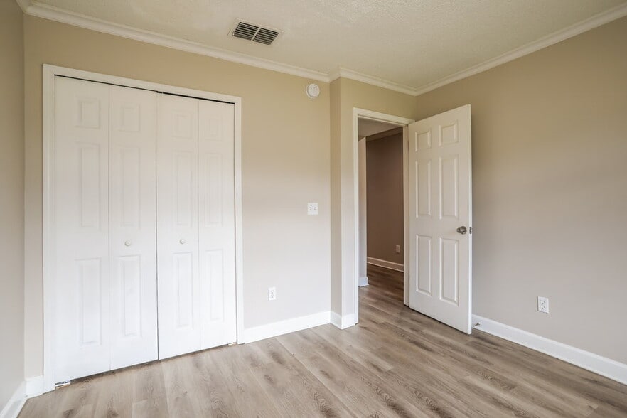 Building Photo - 4137 Rollingwood Ct