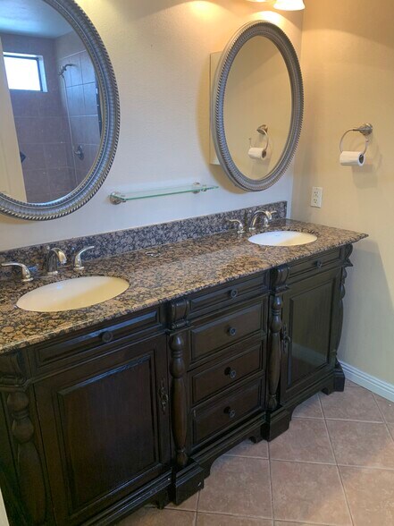 Double sink vanities and lots of storage in both full size bathrooms - 5246 Calderon Rd