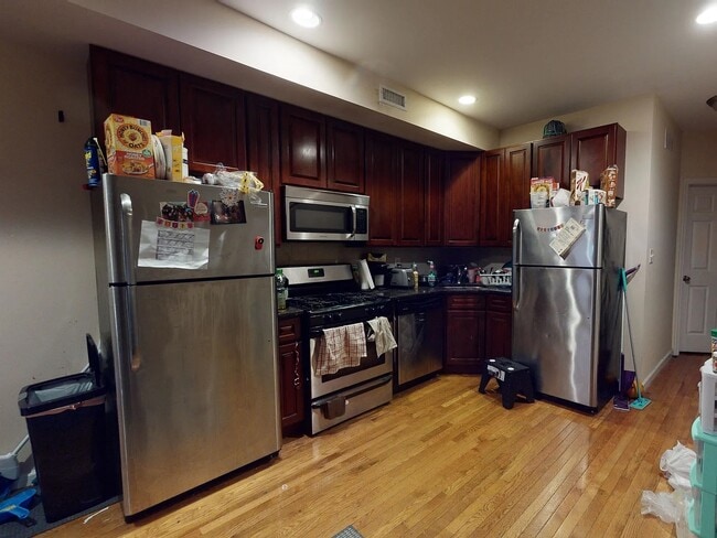 Building Photo - 623 S 42nd St