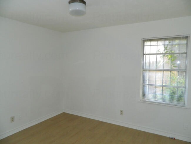 Building Photo - 7826 Overridge Dr
