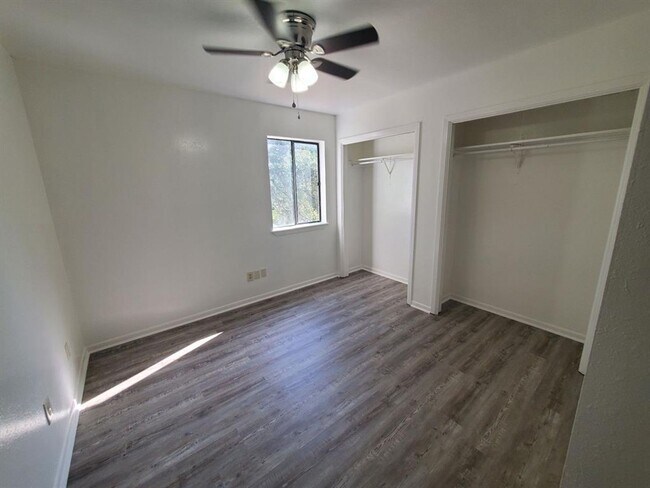 Building Photo - 8716 Clearbrook Trail