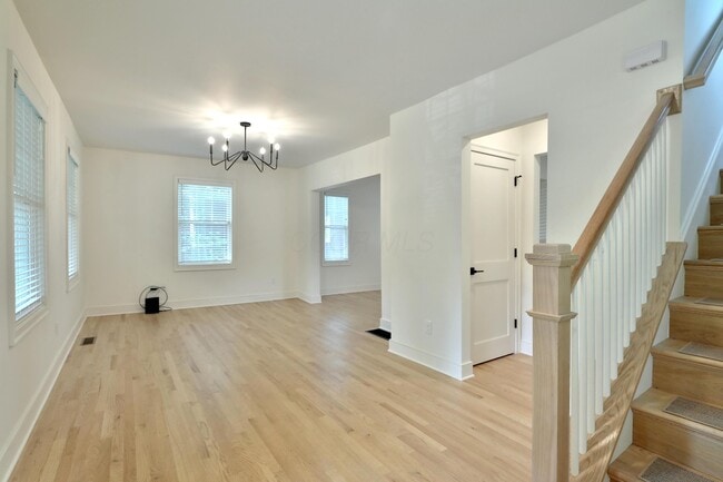 Building Photo - 125 S Knox St