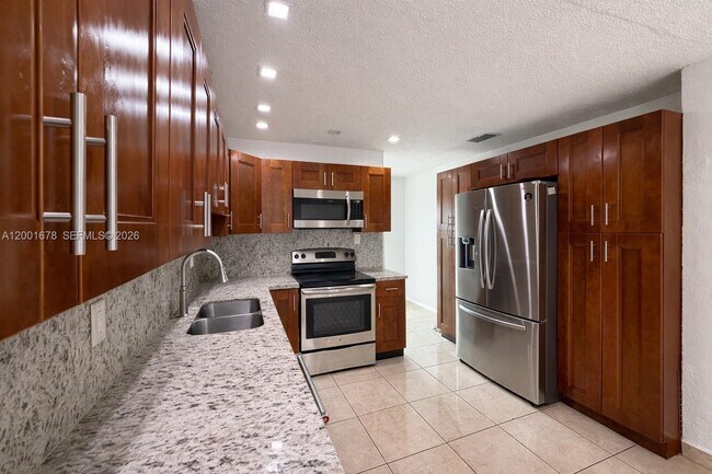 Building Photo - 1220 SW 78th Ave