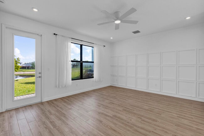 Building Photo - 14075 SW Thorens Dr