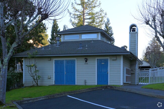 Building Photo - Redwood Grove Apartments