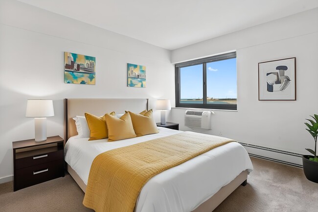 Building Photo - 7337 S South Shore Dr