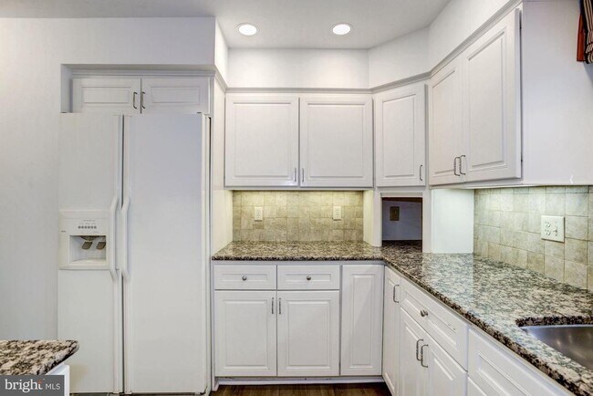 Building Photo - 9012 Penn Manor Ct