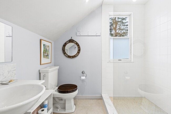 Building Photo - 13 Lockwood Ave