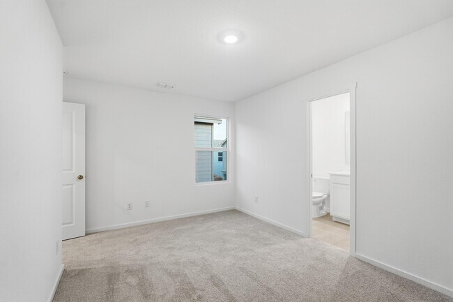 Building Photo - 731 Wagtail Dr