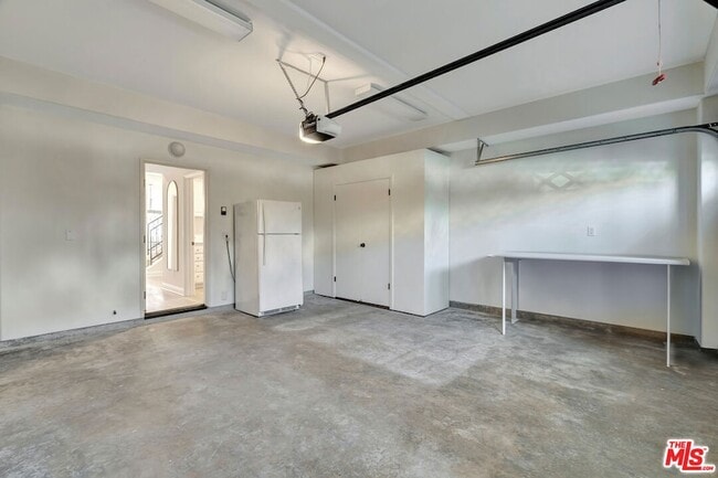 Building Photo - 6412 Lunita Rd