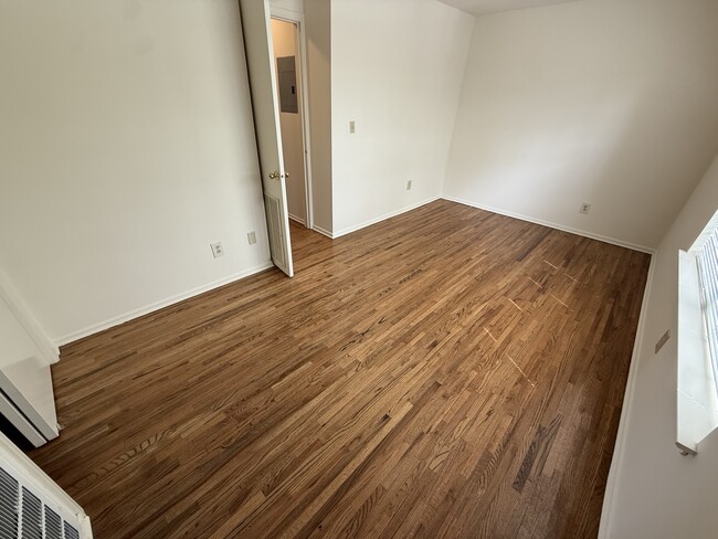 Building Photo - 570 Central Ave