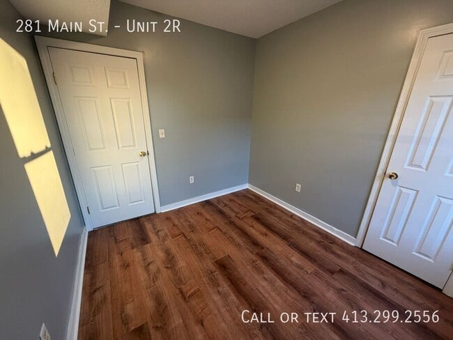 Building Photo - 281 Main St