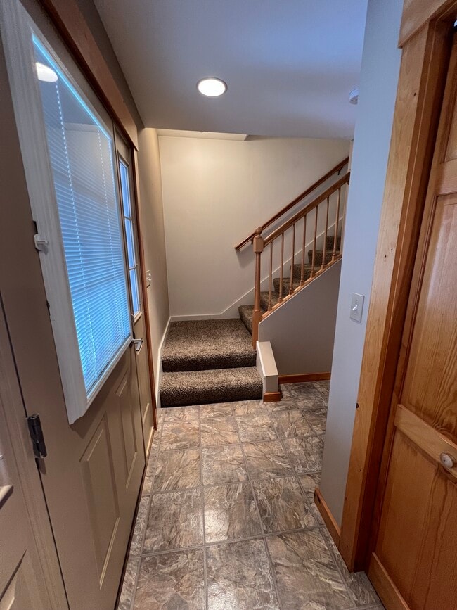 Building Photo - 2-12 Yvonne St