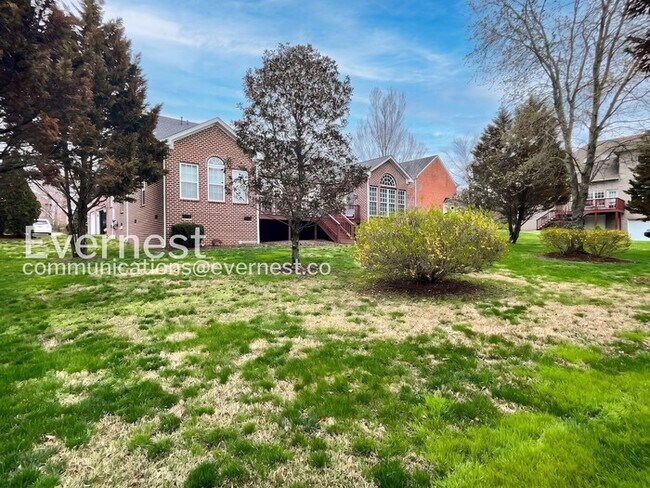 Building Photo - 743 Rolling Fork Dr