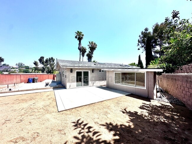 Building Photo - 224 Guajome St