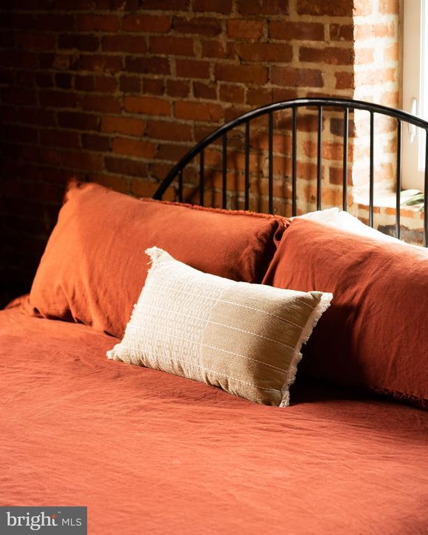 Building Photo - 437 W Grant St