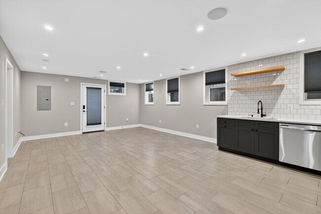 Building Photo - Available Now! Two Bed // Two Bath in Eckington!