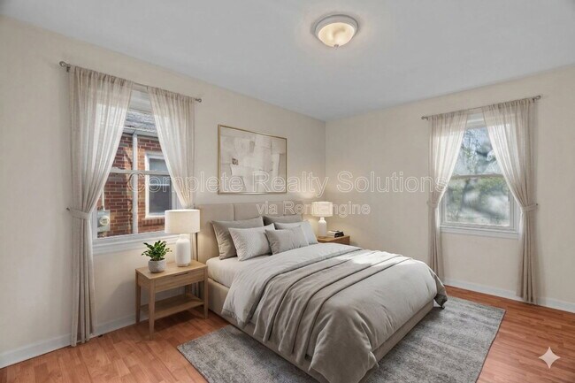 Building Photo - 1258 Grant Dr