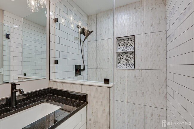 Building Photo - 4 Wilcox Ave