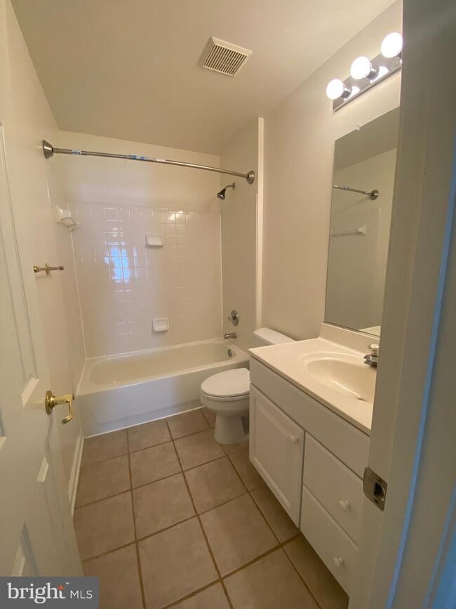 Building Photo - 11117 Innsbrook Way