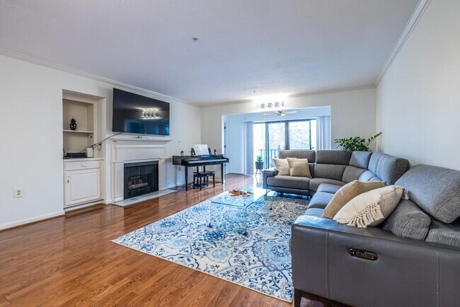 Building Photo - 27301 Plantation Dr NE