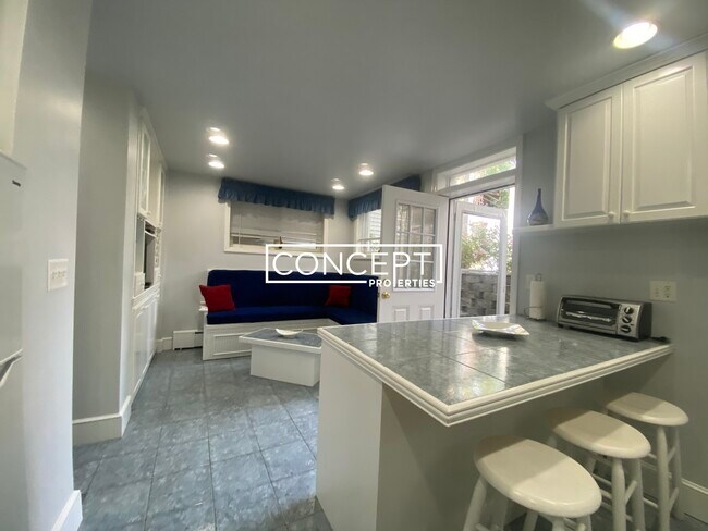 Building Photo - 101 Orleans St