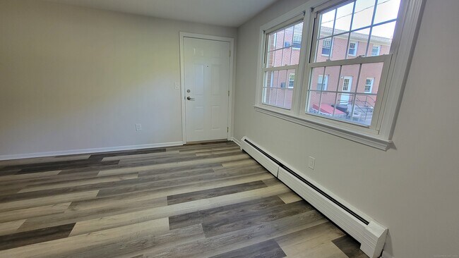 Building Photo - 12 Brewster Rd