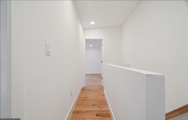 3rd floor hallway - 5031 Portico St