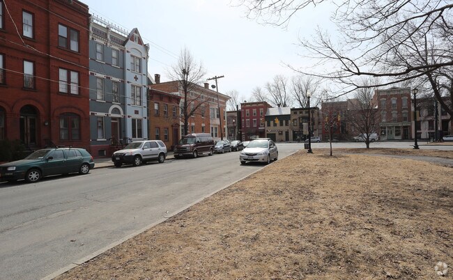 Building Photo - 100 Willett St