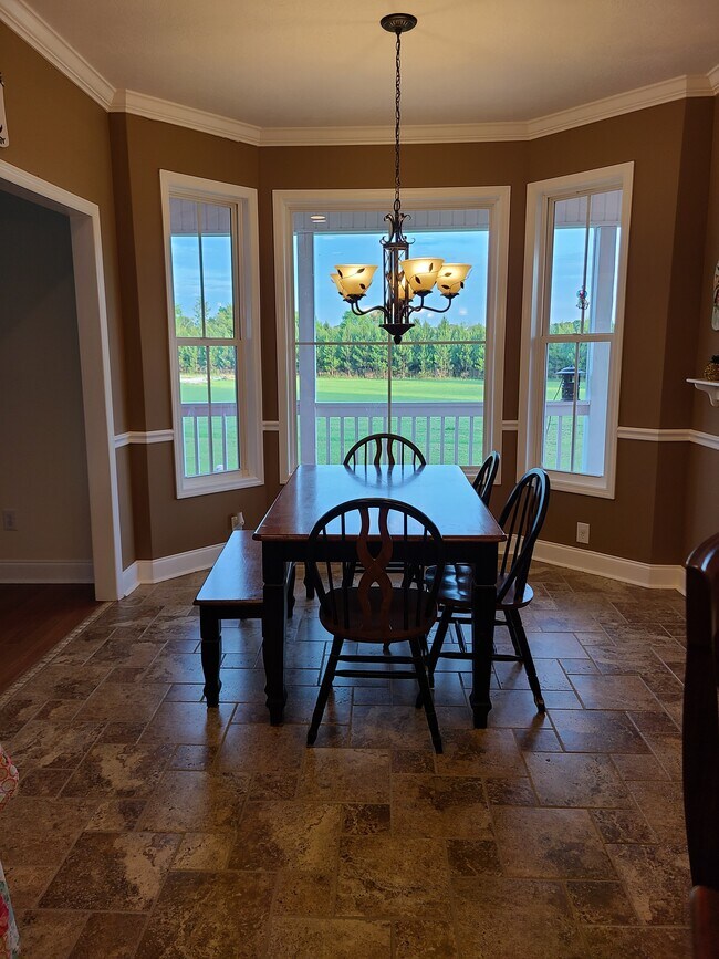 Building Photo - 195 Tennis Ranch Rd