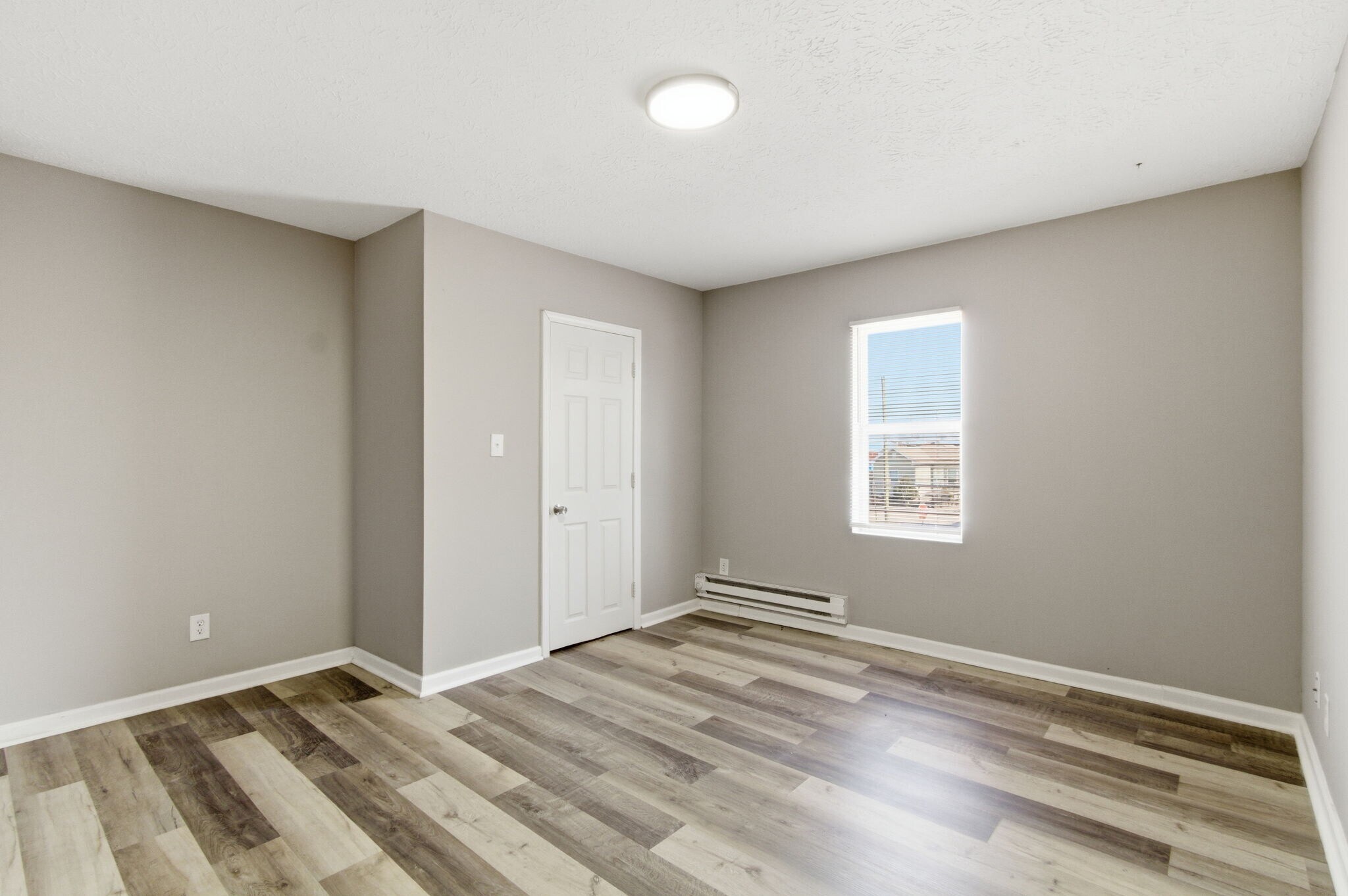 Building Photo - 1338 Barth Ave