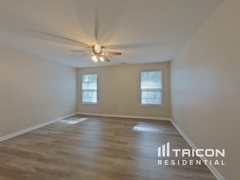 Building Photo - 6 Alderwood Ct