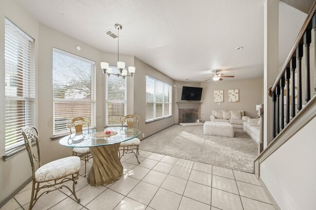 Building Photo - 8804 Sunforest Ln