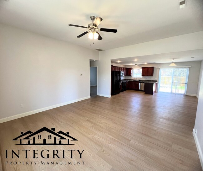 Building Photo - Fenced home close to West Gate of FLW!