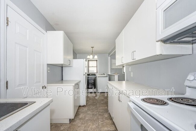 Building Photo - 1101 Mona Dr