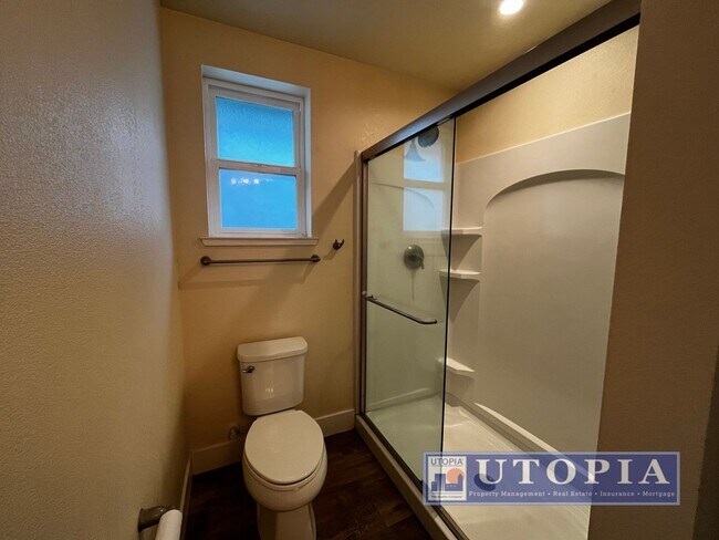 Building Photo - Spacious and Modern 3-bedroom, 3.5 bathroom in Seabright just minutes away from the Beach Boardwa...
